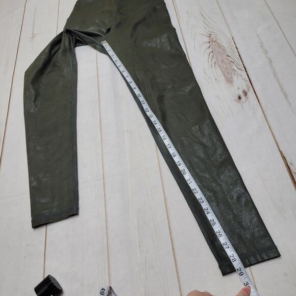 Aerie green high rise crackle leggings - Picture 3 of 7